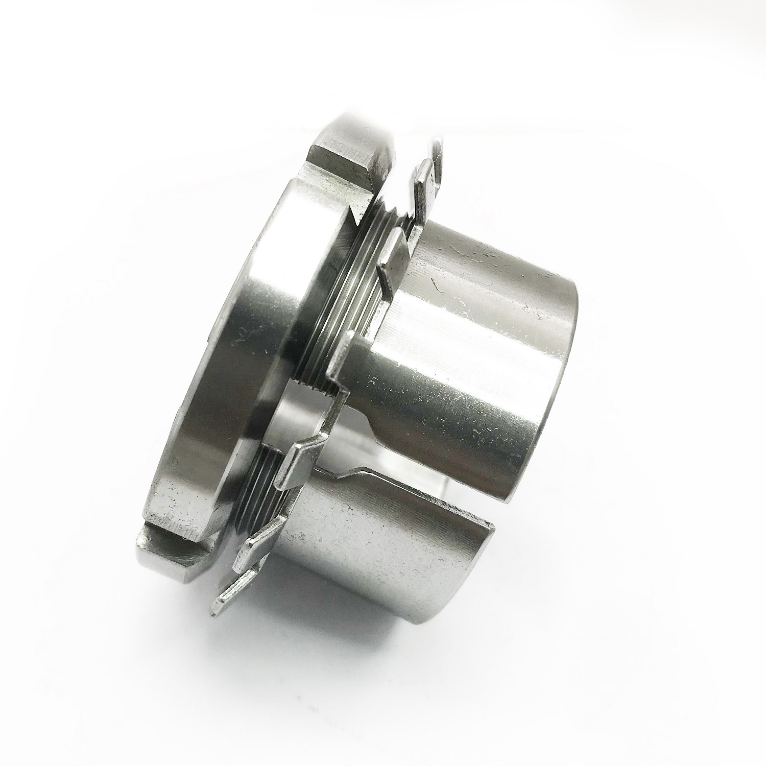 Spherical roller bearing with tapered sleeve