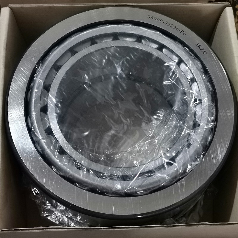 Large size tapered roller bearings