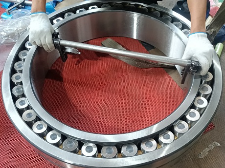 test spherical roller bearing.jpg