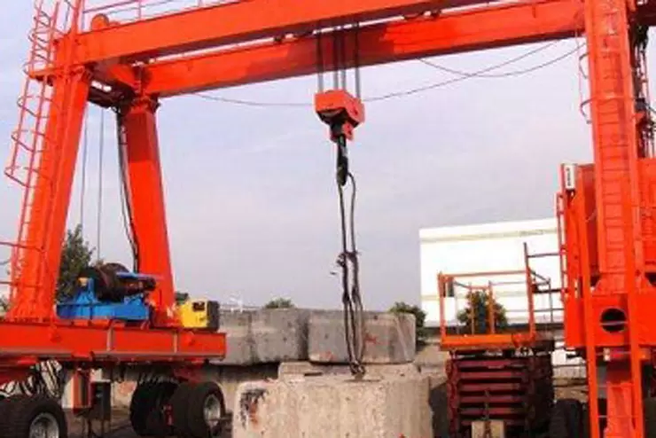 Mining machine